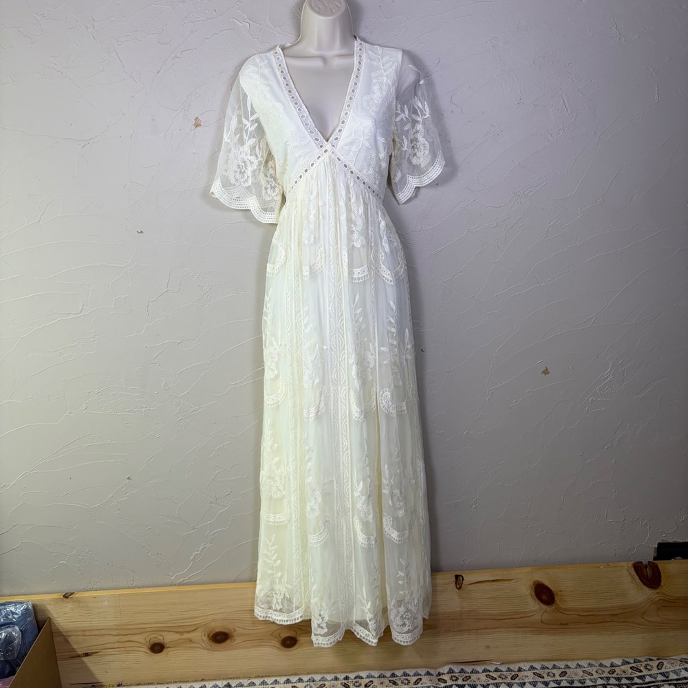 PinkBlush Lace Maxi Dress Medium Cream Maternity Floral Photo Boho Romantic